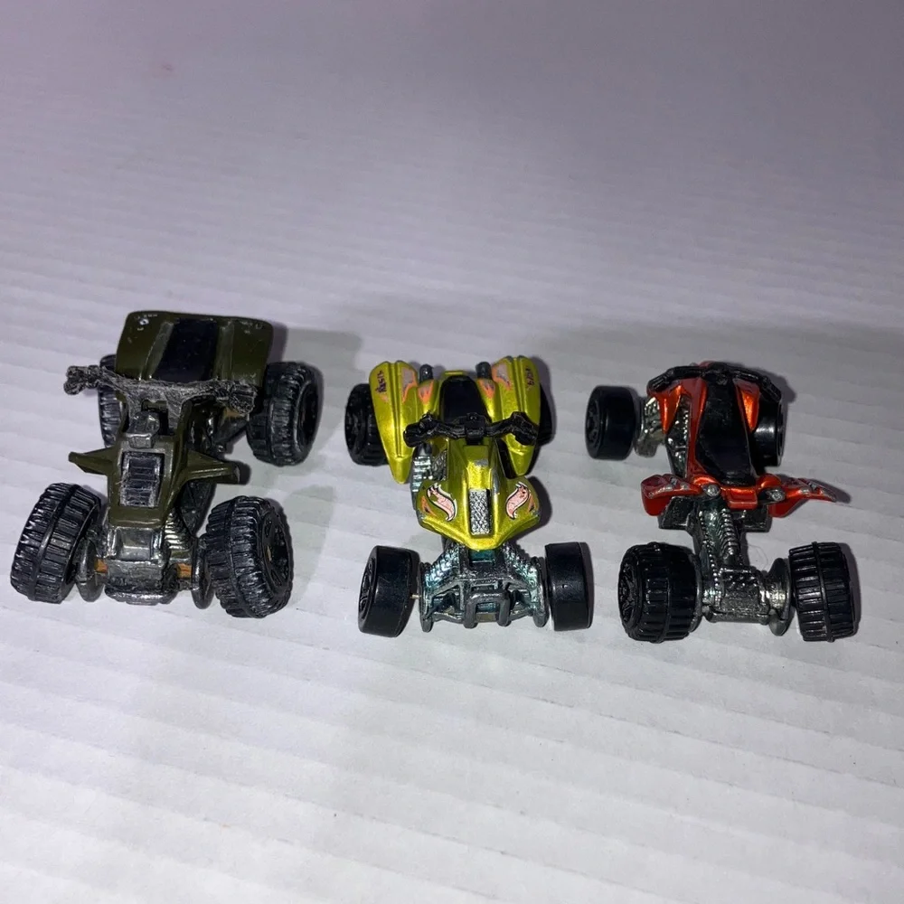 Hot Wheel Rugged Off-Road Toy Vehicle Set (3) 4-Wheelers &‎  (1) Semi Truck